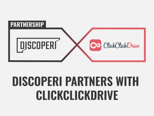 Logo von Discoperi und CLickClickDrive. Und Ankündigung einer Partnershaft