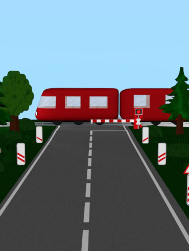 Bahnübergang mit Zug, Andreaskreuz und Verkehrsschild, Bäumen und Häschen